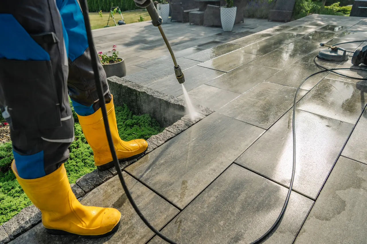 Pressure washing vs soft washing — Lider Window Cleaning blog